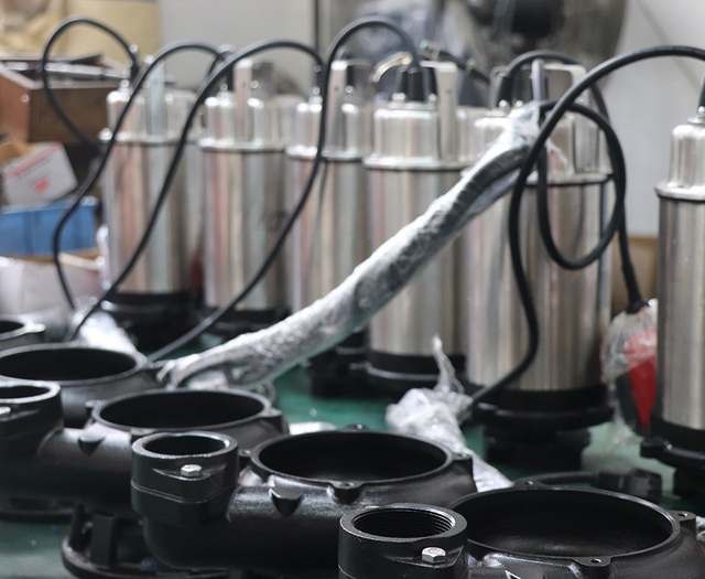 Pompe d'égout sous-témoigne