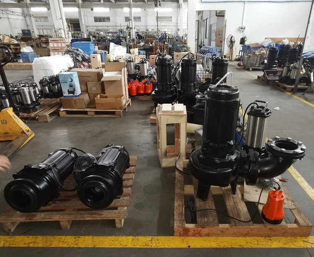 Pompe d'égout sous-témoigne